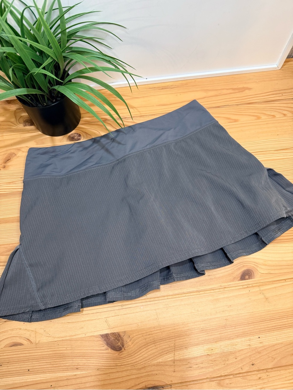 Lululemon Speed Skirt Grey Athletic Skirt with Ruffles